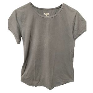 Bitten by Sarah Jessica Parker gray T-shirt